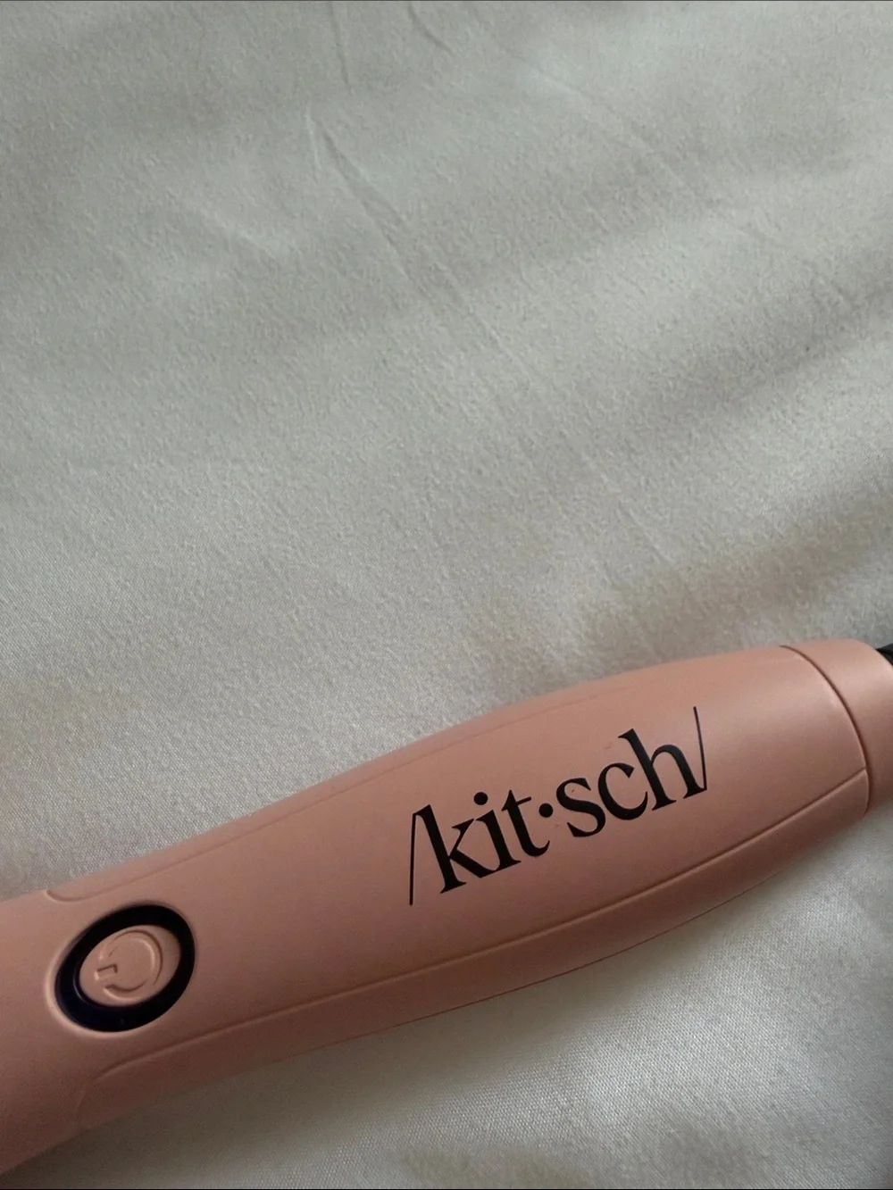 Kitsch Medium 1.5 inch Thermal Round Brush in pink
